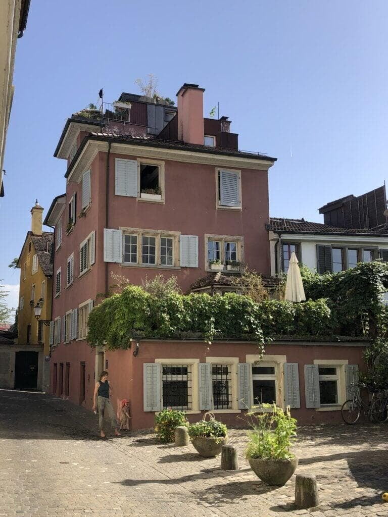 Felix Manzs mothers house